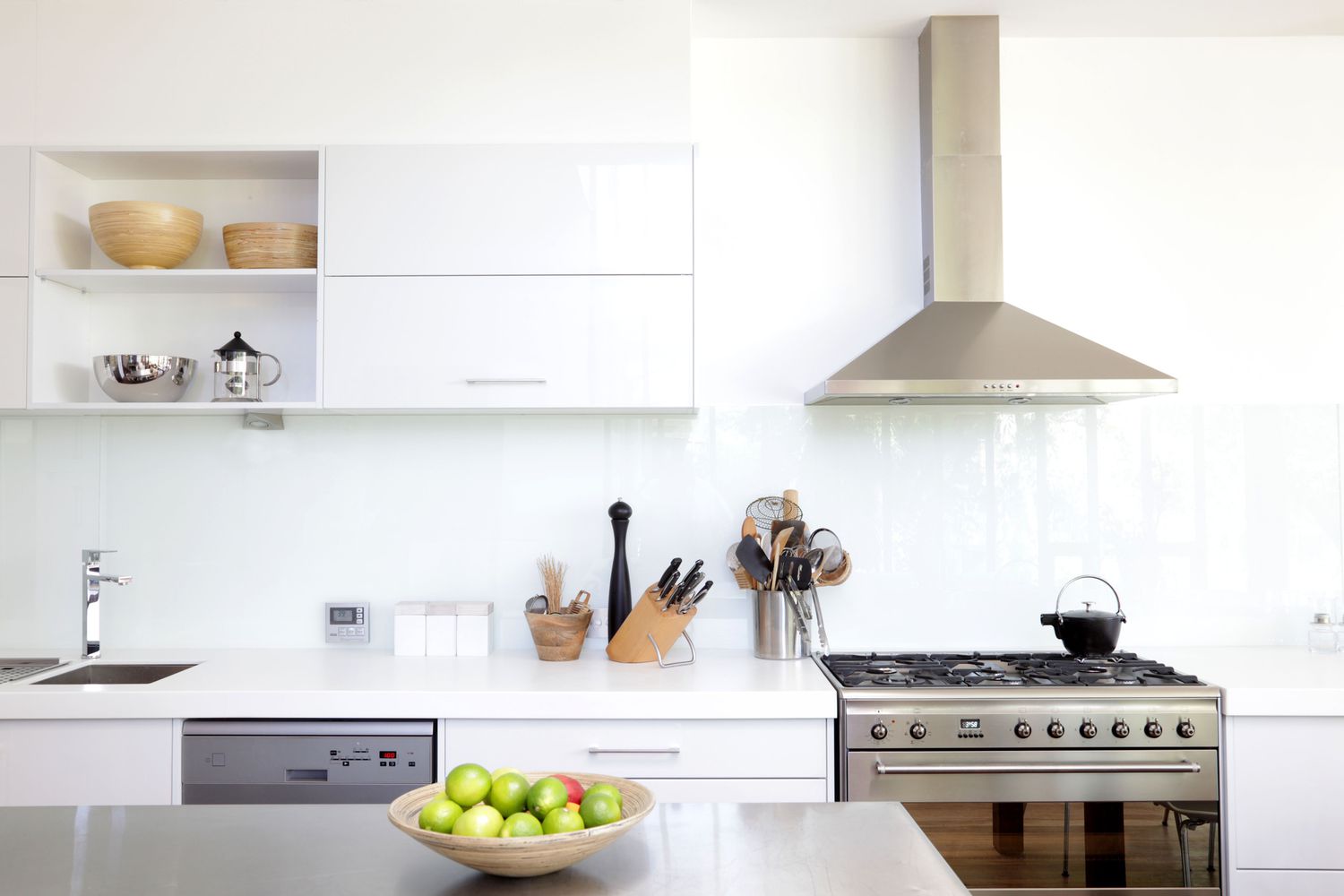 The best way to protect a minimalist kitchen